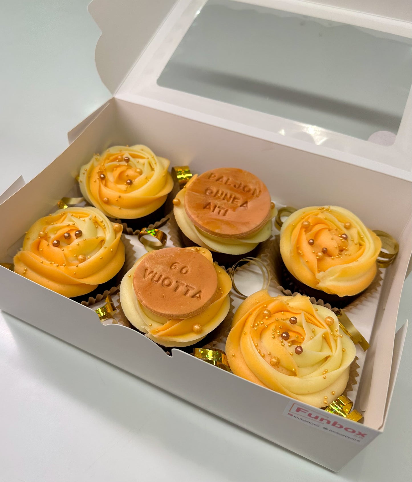 Cupcake Box | Aurinkoinen keltainen teema