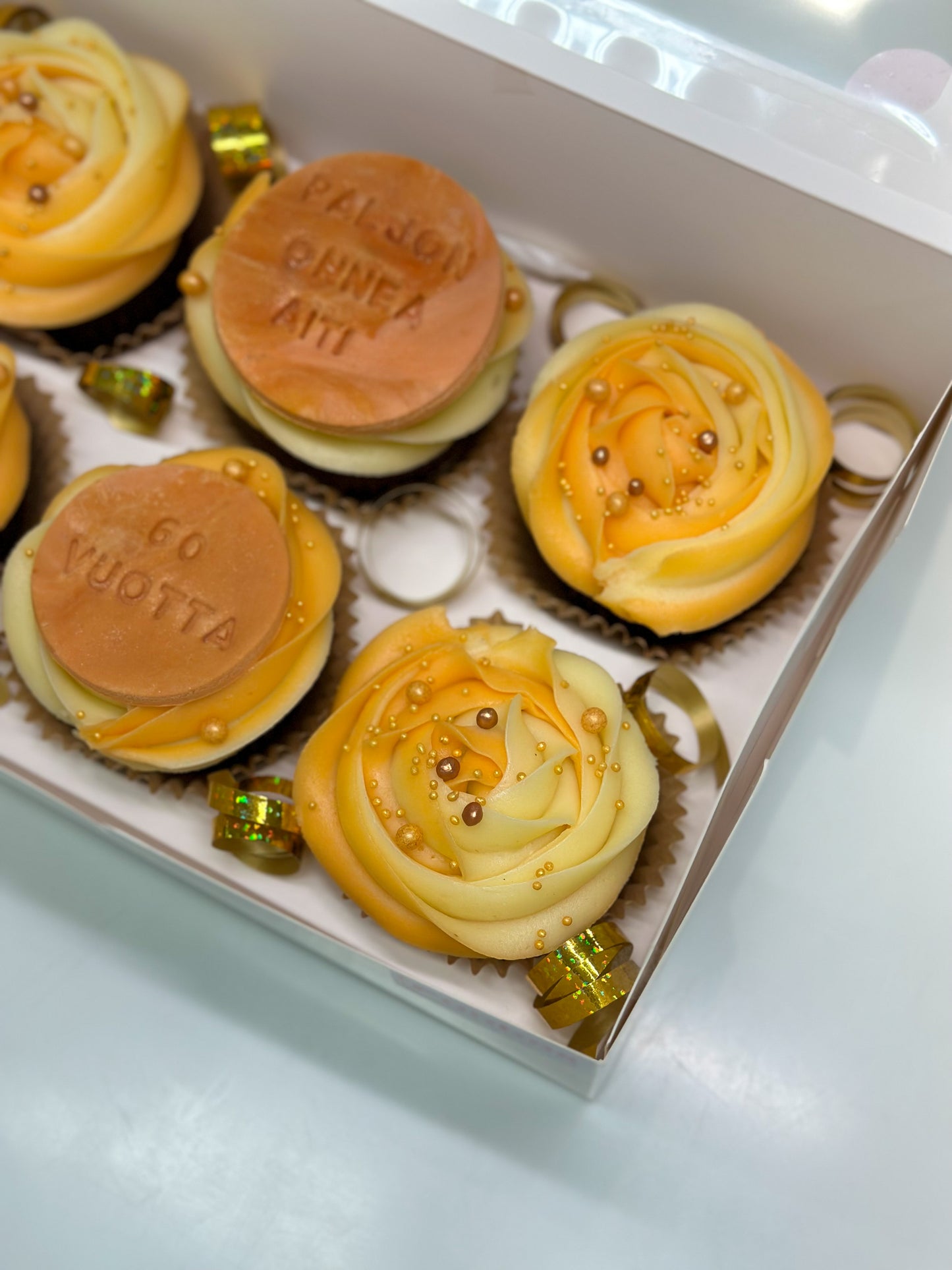 Cupcake Box | Aurinkoinen keltainen teema